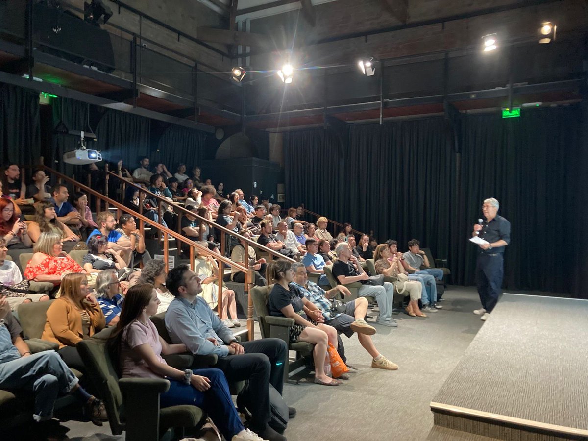 Con sala totalmente llena y mucho público joven que veía por primera vez “El resplandor”, de Stanley Kubrick, abrimos anoche la temporada 2026 del Cine-Club de Ñuñoa ⭐️ <a href="/culturanunoa/">Corporación Cultural de Ñuñoa</a>