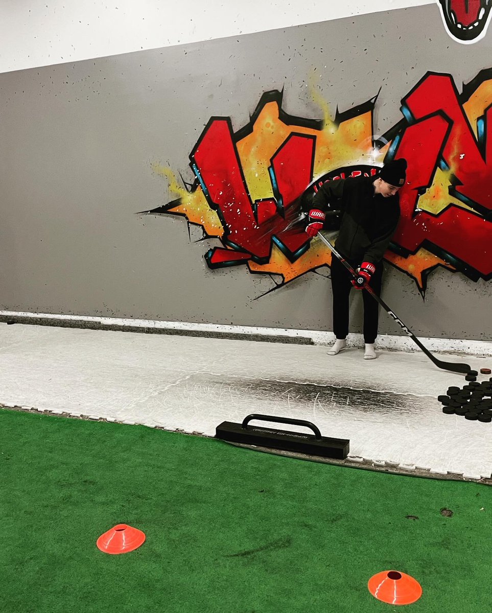 newenglandwolv1's tweet image. Development isn’t restricted to the ice.  It’s the video room, the gym, synthetic ice, and much more.  So proud of our athletes and their commitment to improvement. #newolves @USPHL @NCDCJrHockey