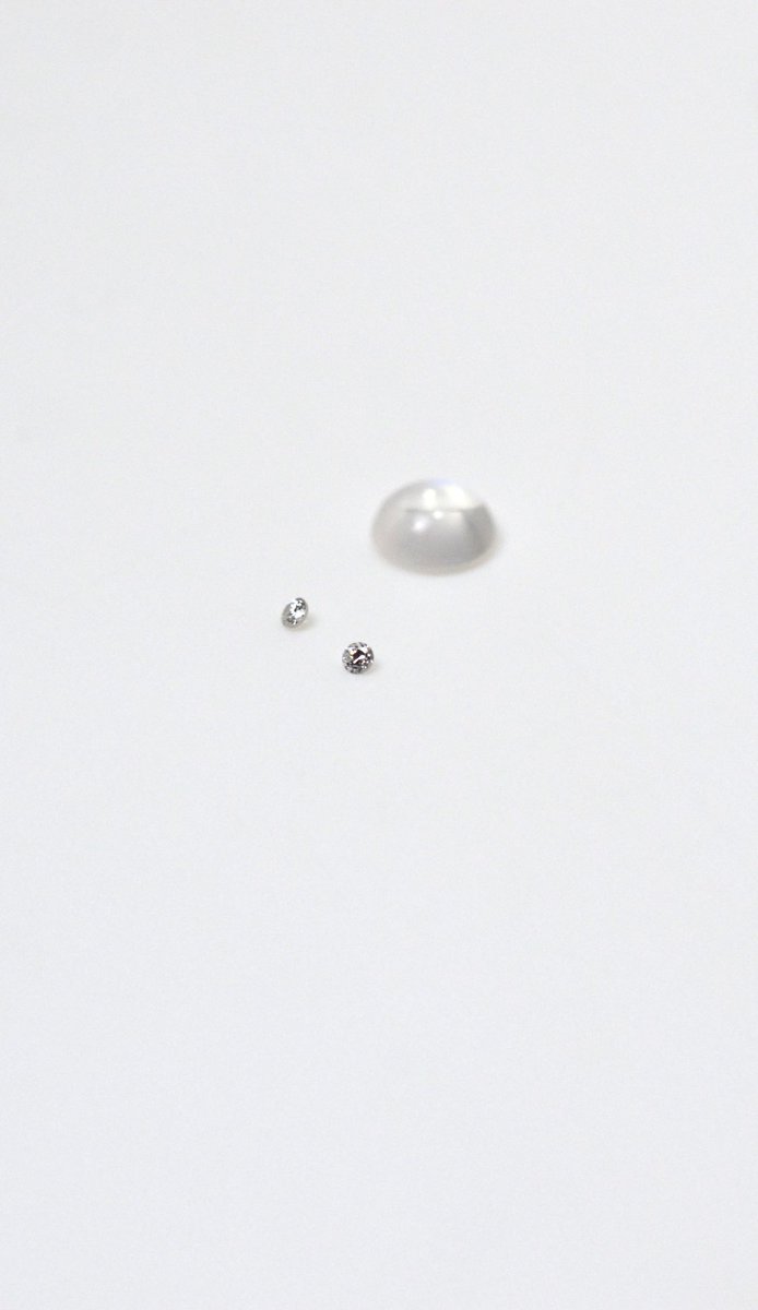 寒い日の透明の石たち