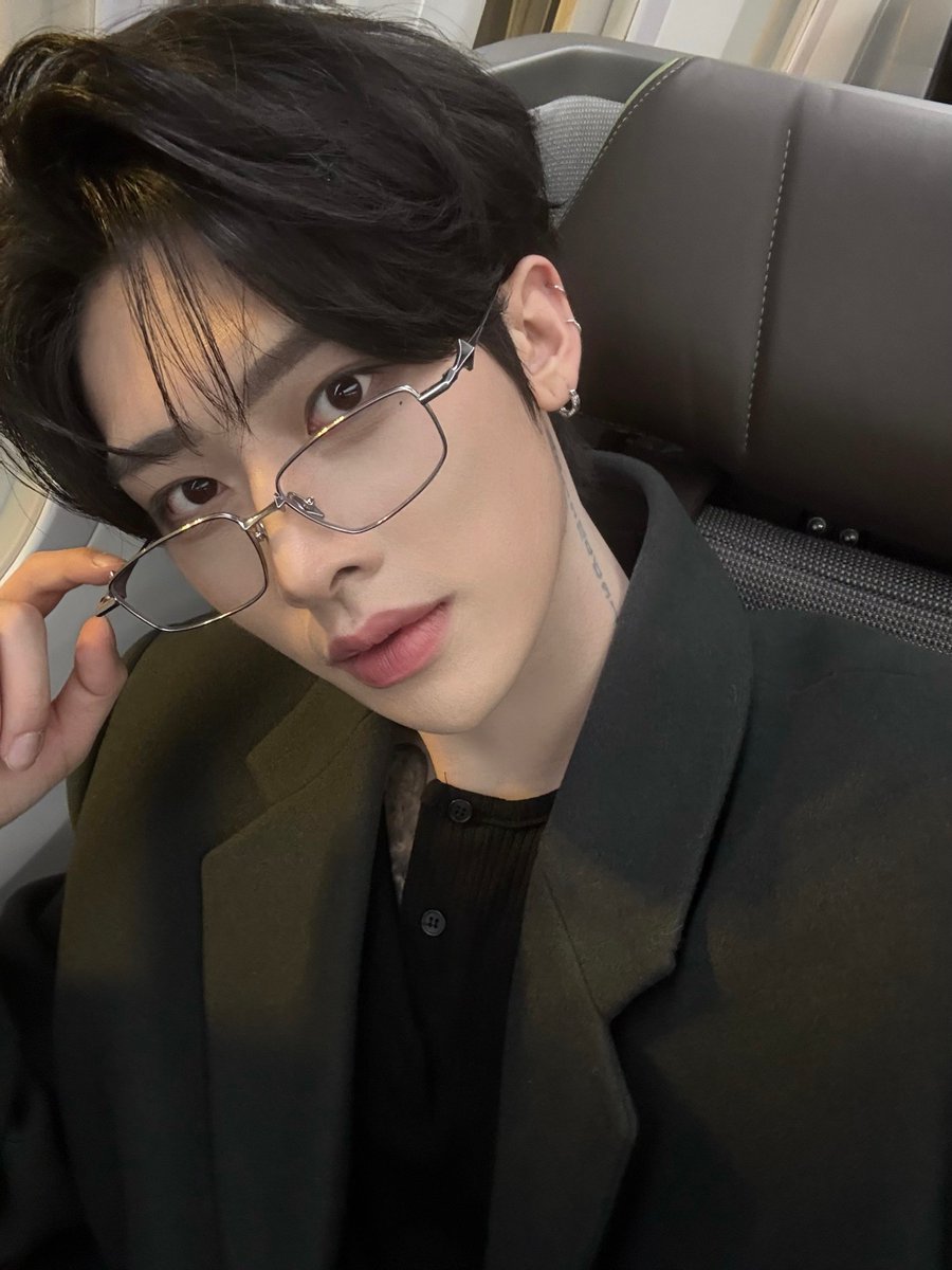 오늘 하리보의 안경쇼 뭐지요? 반했어요!!