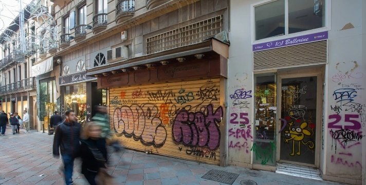 😔 El Comercio tradicional granadino muere.

❌ Las políticas dañinas a los comerciantes y la llegada de franquicias abocan al comercio local a la desaparición.

¿Hasta cuándo se va a permitir esta situación?