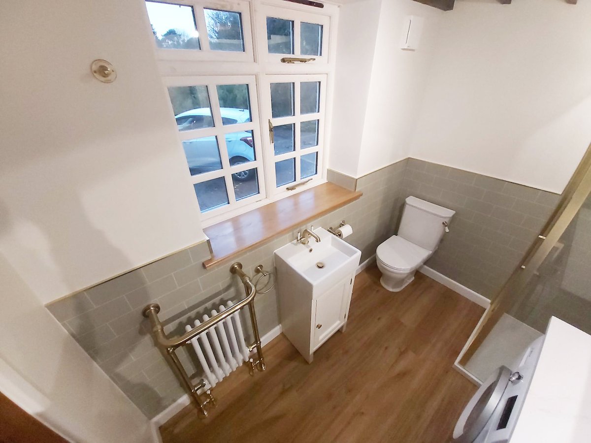 A lovely new cloakroom for our happy customer in Steppingley 🥰 👨‍🔧 Installed by Pete @ Integral Property Services #renovation #homeimprovement #steppingley #bedfordshire