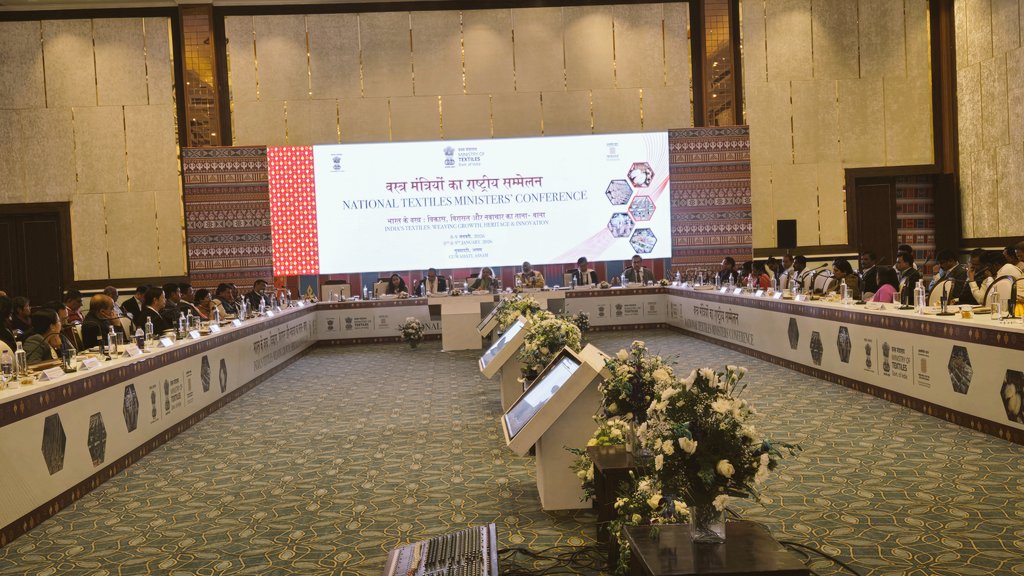 TexMinIndia's tweet image. Deliberations on Manmade Fibre at the📍 National Textiles Ministers’ Conference.
🗓️ 8th–9th January 2026
📍 Guwahati, Assam

#NationalTextilesMinistersConference #NorthEastConclave #TextilePolicy #आत्मनिर्भर_भारत #NorthEastTextiles #SilkHeritage #Guwahati #MakeInIndia