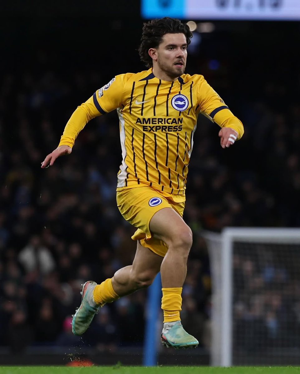 A Millî futbolcumuz Ferdi Kadıoğlu, Brighton’ın Manchester City ile deplasmanda 1-1 berabere kaldığı karşılaşmada maçın oyuncusu seçildi. 

Üst üste 3 müsabakada maçın oyuncusu seçilen millî futbolcumuz, böylelikle devam eden sezonda 6. kez bu ünvana layık görüldü! 👏 

Tebrikler