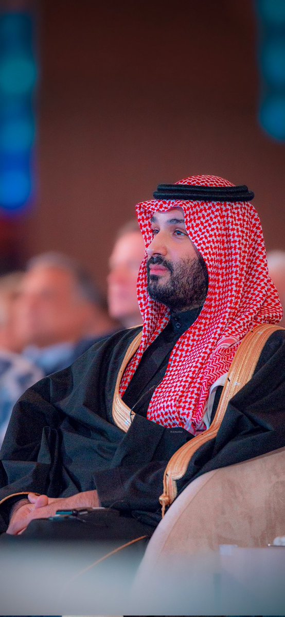 QA_aall's tweet image. تسقط ومثلك ميّت النار يسقط
وجهك ووجه ابليس مثلك مشوَّه

لاجاك أبو سلمان سيِّدك يرقط
ويرخي سموعه للأمير المفوَّه