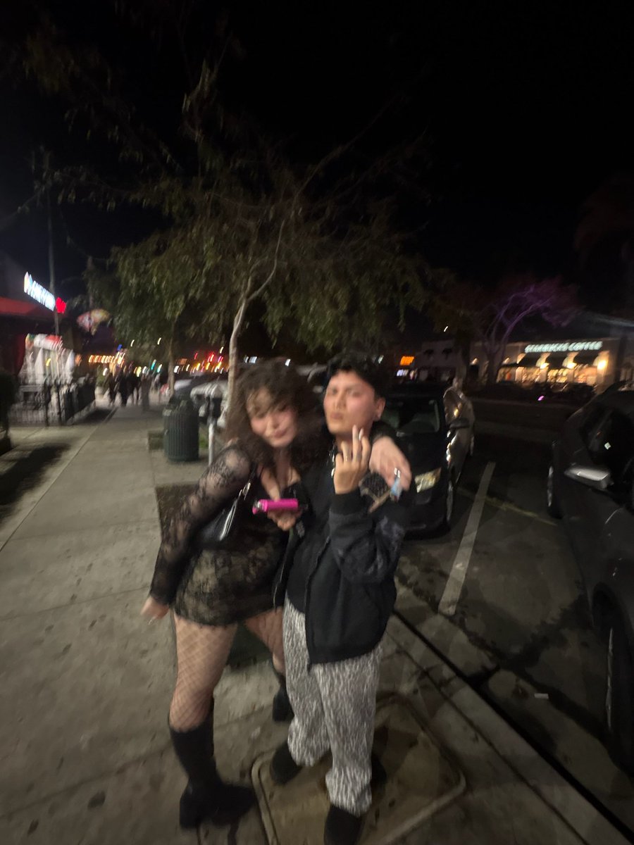 cakeooooo's tweet image. i love my friends guys… but i fear im struggling a lil right night and i just know at least a couple of u might care or wonder at least if i still exist yk? i’m just gonna take a lil cleanse n take time to take care of myself and try to hang with more friends n stuff soo byebye