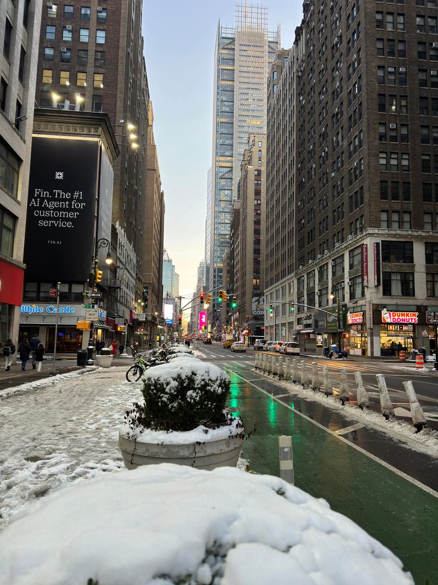 SeascapeNature's tweet photo. Manhattan, New York https://t.co/gOmMdPR7fp