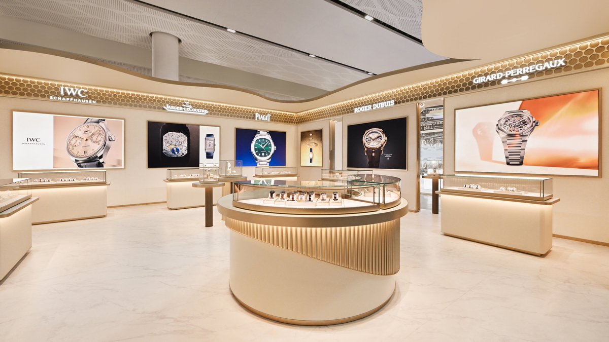 customshowcase's tweet image. Watch Boutique Transformation Story: DG Display Showcase Elevates Brand Value by 20%
Official Website: degreefurniture.com
Email: sales@degreefurniture.com
WhatsApp: +86 13922429233
#WatchShowcases
#WatchStoreDesign
#RetailWatchDisplay
#WatchStoreDisplayCase