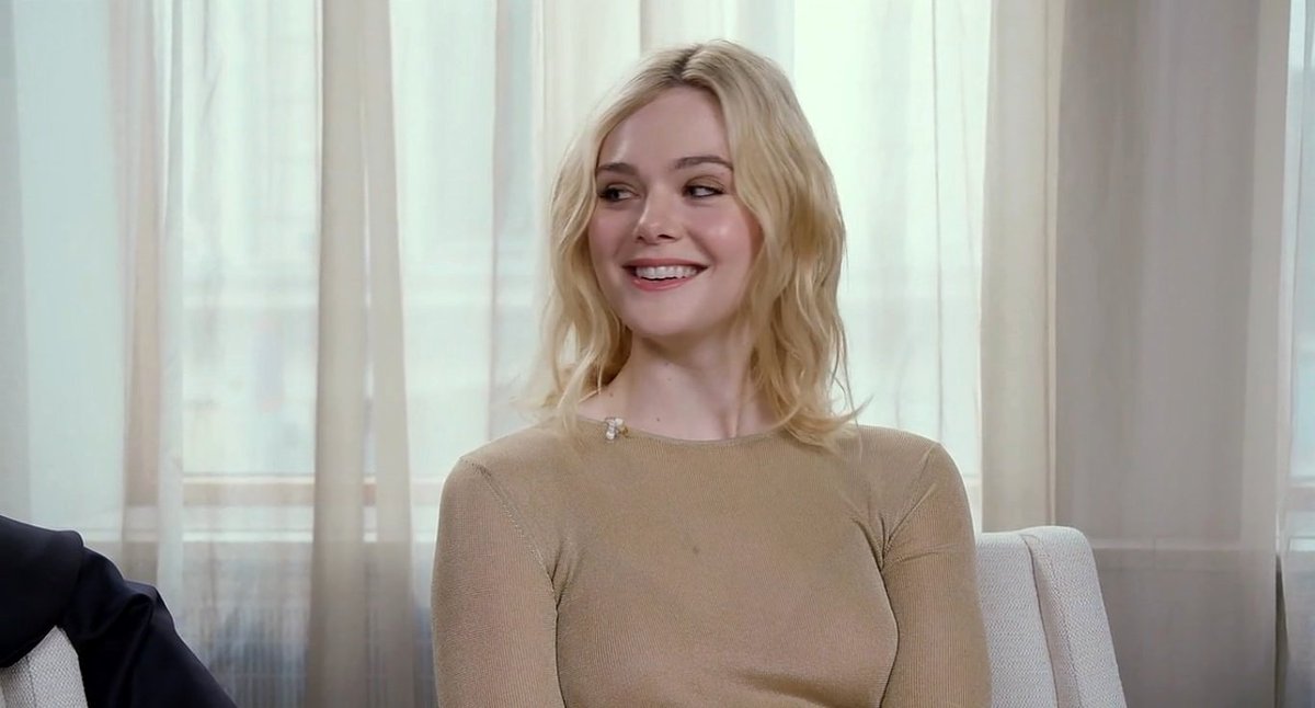 screenscaps's tweet photo. elle fanning in sentimental value (2025) https://t.co/l7Jh5Mu69Y