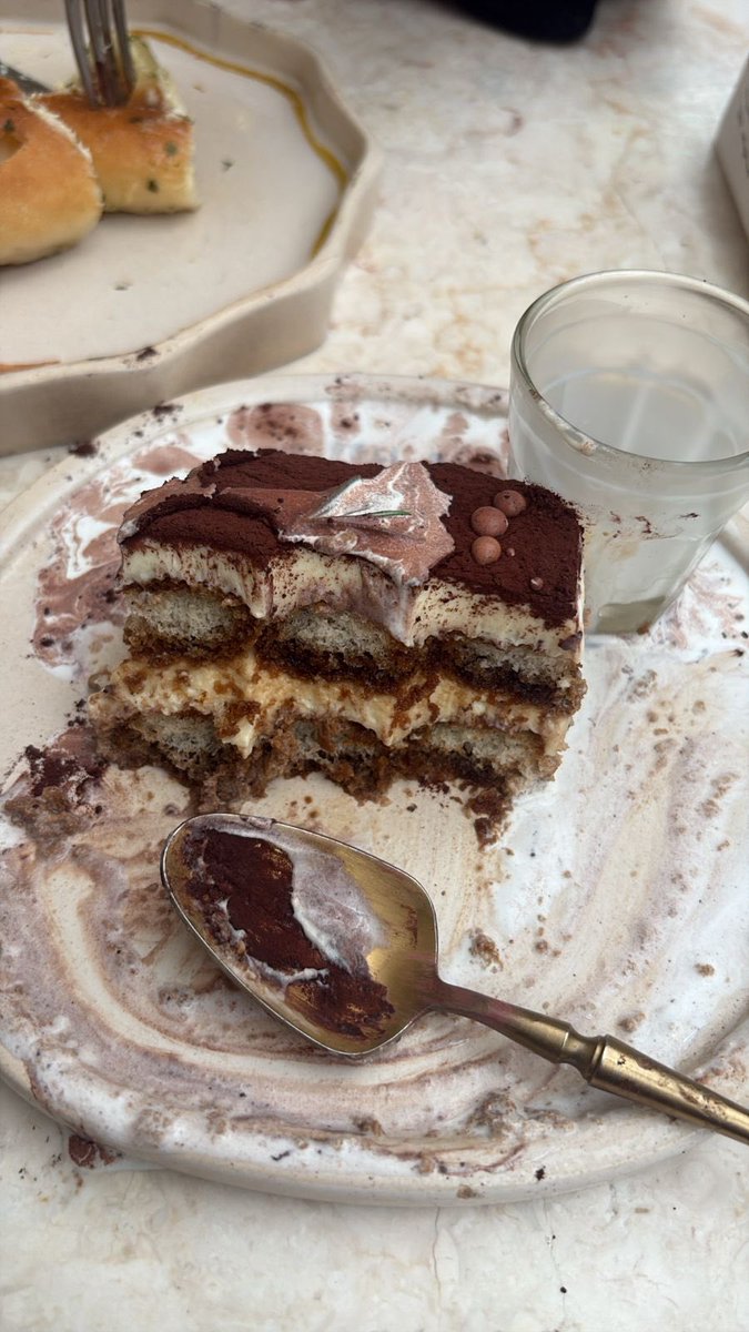 grumpybigjamal's tweet image. Hariini saya ke Deli Bakes