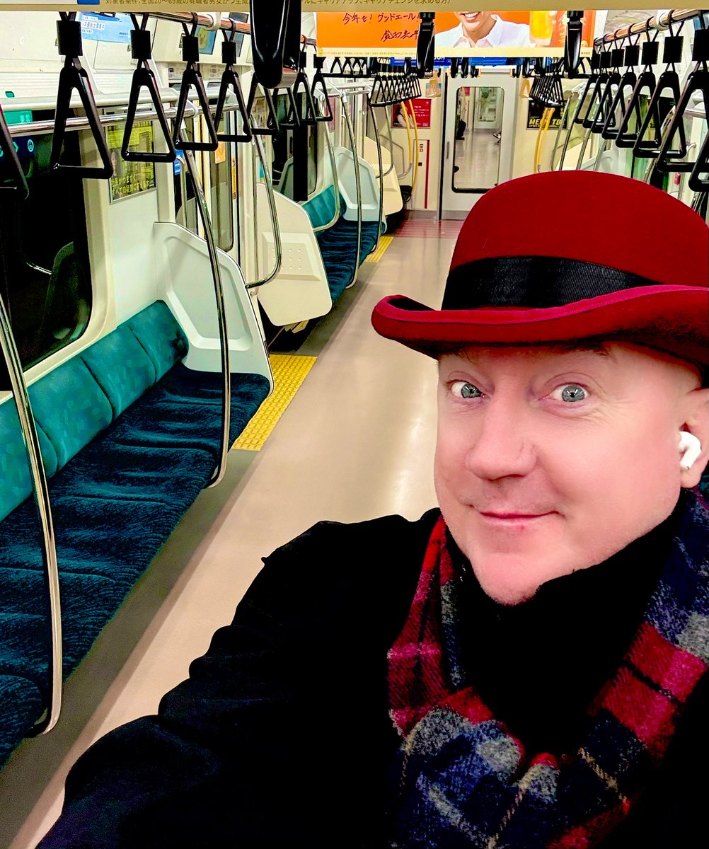 stuartotwit's tweet image. 指を鳴らせば、ほら…りんかい線貸切。セレブ生活、嫌いじゃない。。。A snap of the fingers and voilà… private Rinkai Line. Aaah, the celebrity life…