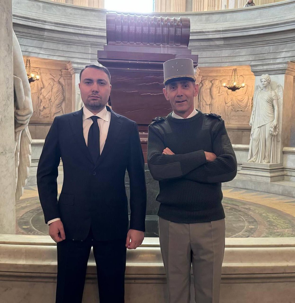 France and Ukraine’s military intelligence service chiefs at the tomb of Napoleon yesterday.