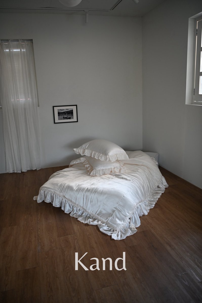 only1intheearth's tweet image. #RT_event 
🏹 칸드 신년 맞이 전상품 12% SALE (*~1/16) 
- 할인코드 ‘janelove’ /오직 트위터에서만 ✧˖° 
🔗kand.kr 
(*타 행사 복수적용불가/기존 적립금 사용가능)

&amp;gt;&amp;gt;New! 프릴차렵 &amp;amp; 바디필로우 &amp;amp; 쿠션 출시✨

#RT 추첨 1분께 프릴차렵, 
2분께 바디필로우 보내드려요👼🏼🤍