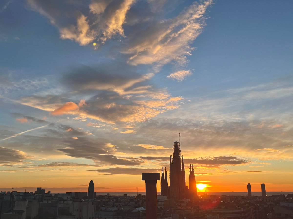 Albada de colors <a href="/btveltemps/">btv el temps</a> <a href="/tempsdemeteo/">Temps de Méteo</a> <a href="/3CatInfoelTemps/">3CatInfo El temps</a> <a href="/eltemps_rtve/">El Temps</a> <a href="/tiempobrasero/">Tutiempo</a> <a href="/SoniaPapell/">Sònia Papell Caimons</a> <a href="/ARAmeteo/">ARA Méteo</a> <a href="/meteocat/">Meteocat</a> <a href="/BCNmeteo/">MeteoBarcelona</a>