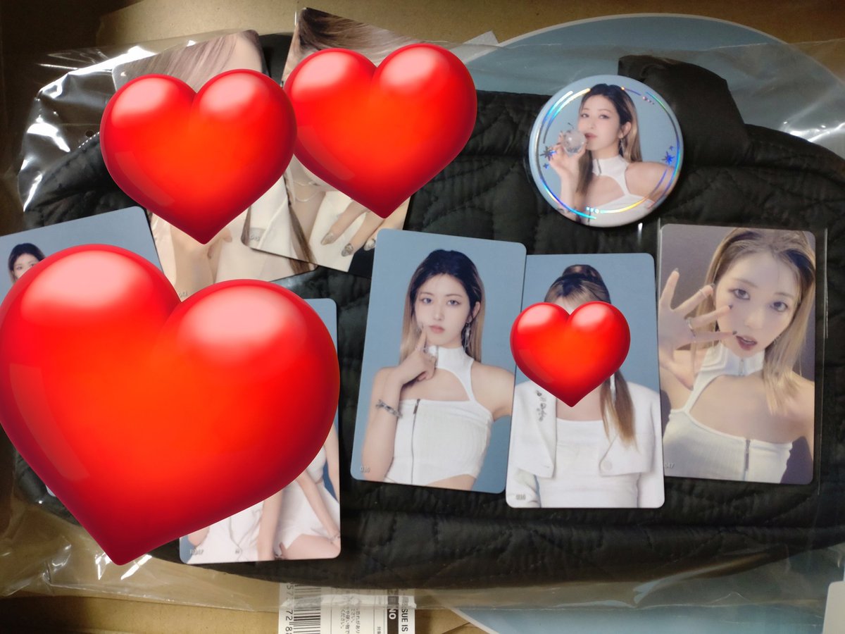 41momo6's tweet photo. 【譲】写真のもの、参加賞ゆうき
【求】梨乃
現地交換希望

 #ISSUE
 #ISSUE交換 https://t.co/C9Un77Igng