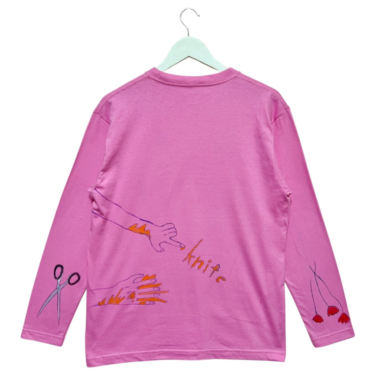 【加藤心鼓<a href="/kokokato_e/">心鼓</a> 】

一点物手描きロンT

『knife』

▼namo.オンラインショップ▼up‼︎
shop.namo-moriel.com