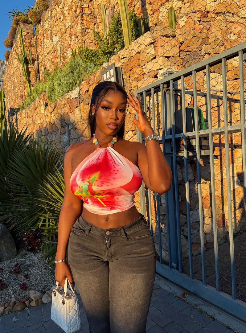 ms_ala05's tweet image. 99% of men will D!E without EVER touching a high-class woman like this