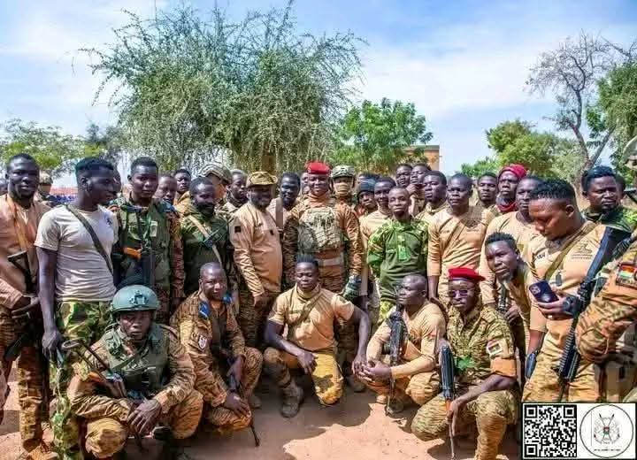 cecild84's tweet image. 🔴 🇧🇫

Burkina Faso 37yr old Military president Captain Ibrahim Traore 🗣:

 I don't want my people to relocate any more to foreign countries in search of greener pastures. Africa today is the RICHEST continent in the world, We have it all at home and more. 

People will come to…