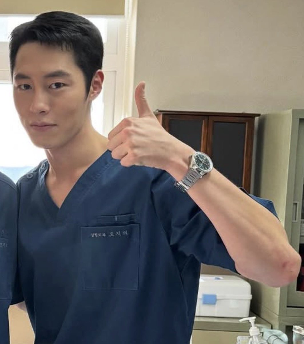 __like_cinnamon's tweet image. 성형외과 도지의쌤한테 상담받으려면 어디로 가면 되나요? 의사 이재욱 너무 좋다 진짜