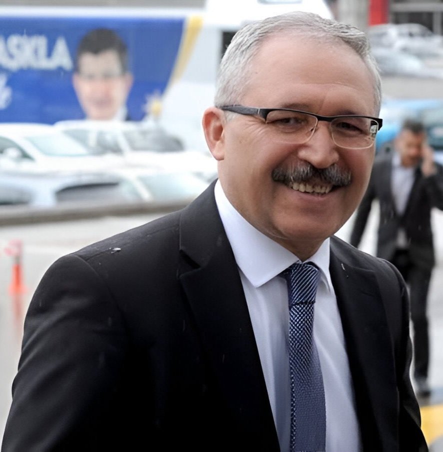 solcugazete60's tweet image. AKP’li gazeteci Abdulkadir Selvi:

“2027 ekonomide şahlanış yılı olacak.”