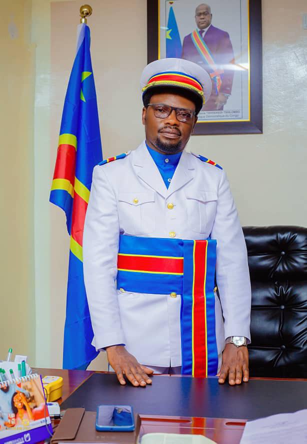 TangoDrc's tweet photo. 🇨🇩 📢 STOP AUX FAKE NEWS À LIKASI !
​Attention aux publications mensongères visant le Bourgmestre MUNONGO KIBOKO M'SRI Olivier. ⚖️
​L'Art. 360 du Code du Numérique punit les créateurs ET ceux qui partagent de fausses nouvelles. Soyez vigilants ! 🚫📱
​#Likasi #RDC #CyberSécurité https://t.co/pRFjo8XxhB