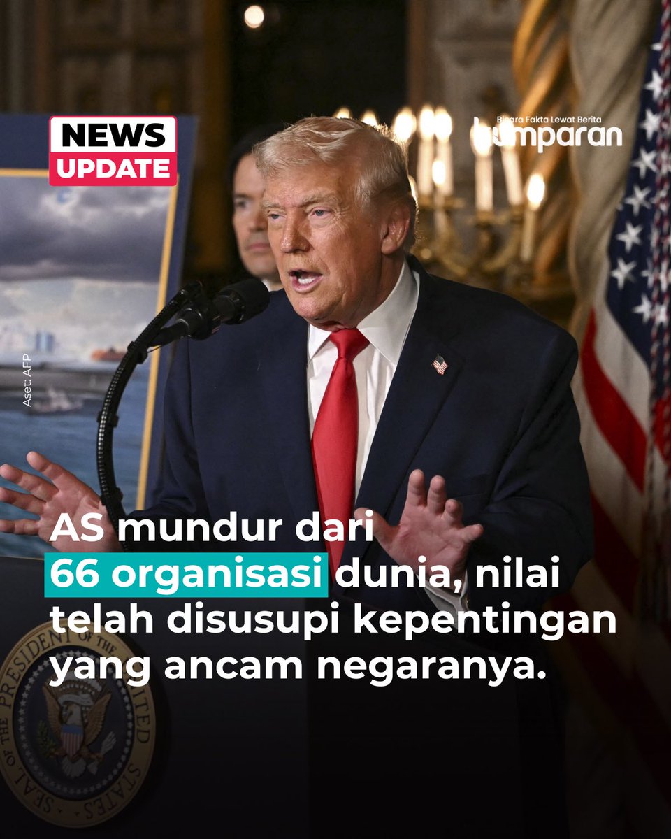 kumparan's tweet photo. Presiden Amerika Serikat Donald Trump menandatangani perintah eksekutif pada Rabu (7/1) untuk menghentikan dukungan AS terhadap 66 organisasi, badan, dan komisi internasional, termasuk sejumlah lembaga di bawah PBB. Keputusan ini diambil setelah peninjauan menyeluruh atas partisipasi dan pendanaan AS, dengan alasan banyak lembaga dinilai tumpang tindih, boros, salah kelola, serta mendorong agenda yang disebut pemerintahan Trump sebagai “woke”.

Lembaga yang terdampak bergerak di bidang perubahan iklim, ketenagakerjaan, migrasi, isu sosial, hingga HAM. Beberapa badan PBB yang terkena dampak antara lain UNFCCC, UNFPA, serta sejumlah komisi penasihat PBB. Selain itu, AS juga menarik diri dari organisasi non-PBB seperti International Institute for Democracy and Electoral Assistance dan Global Counterterrorism Forum. Pemerintah AS menilai lembaga-lembaga tersebut tidak sejalan dengan nilai konservatif dan kepentingan nasional.

Langkah ini melanjutkan pola kebijakan luar negeri Trump yang menjauh dari multilateralisme, setelah sebelumnya menghentikan dukungan terhadap WHO, UNRWA, Dewan HAM PBB, dan UNESCO. Pengamat menilai kebijakan ini menandai perubahan besar sikap AS terhadap kerja sama global, sementara para pakar iklim memperingatkan keluarnya AS dari kerja sama iklim berpotensi melemahkan upaya global menekan emisi gas rumah kaca.

📸: Dok. AFP. 

Baca selengkapnya dengan klik link di bio. Cari tahu berita update lainnya dengan download aplikasi kumparan di App Store atau Google Play.

#newsupdate #update #news #oneliner #donaldtrump #amerikaserikat #pbb #politikglobal #multilateralisme #bicarafaktalewatberita #kumparan