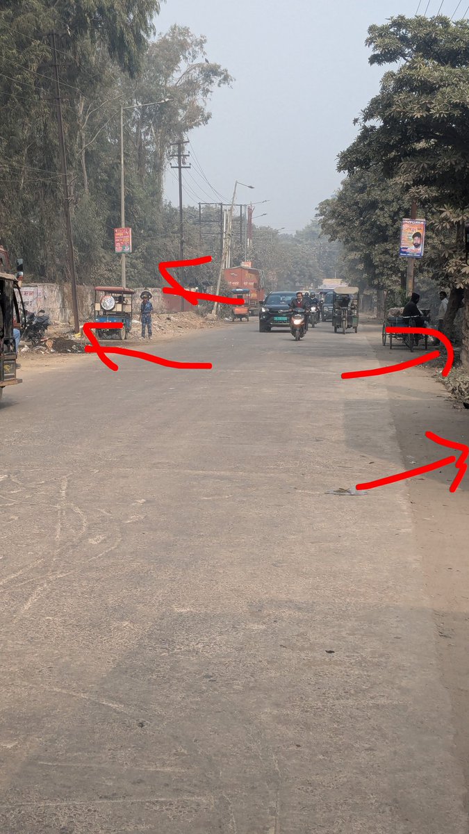 Saurav_rmgl's tweet photo. @dm_ghaziabad @AMRUTCityGzb @gdagzb Both sides of drain gutter can be covered with concrete lanter and be used for Nagar Nigam-Gzb authorised Kiosk (tea stall/Paan Stall etc.) for generating revenue and well as maintaining cleanliness. Nr. Substation-RML Park, Rajendra Nagar. https://t.co/Z9UML1keXU