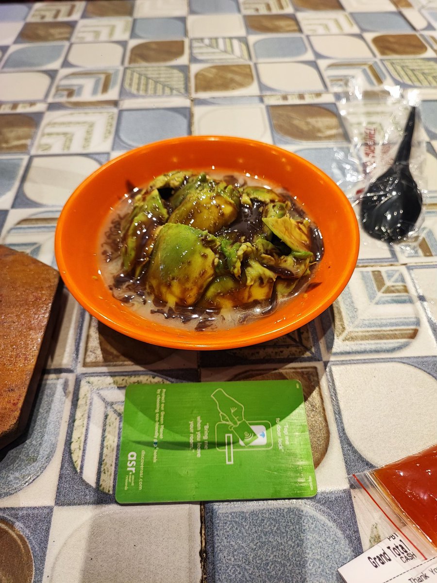 ATJChannel's tweet photo. バンドゥンのPaskal Food Marketでタンパク質と脂質を一気に稼ぎチルタイム。
シーシャは500円くらいで安かったと思う https://t.co/OHVxKNqjoA