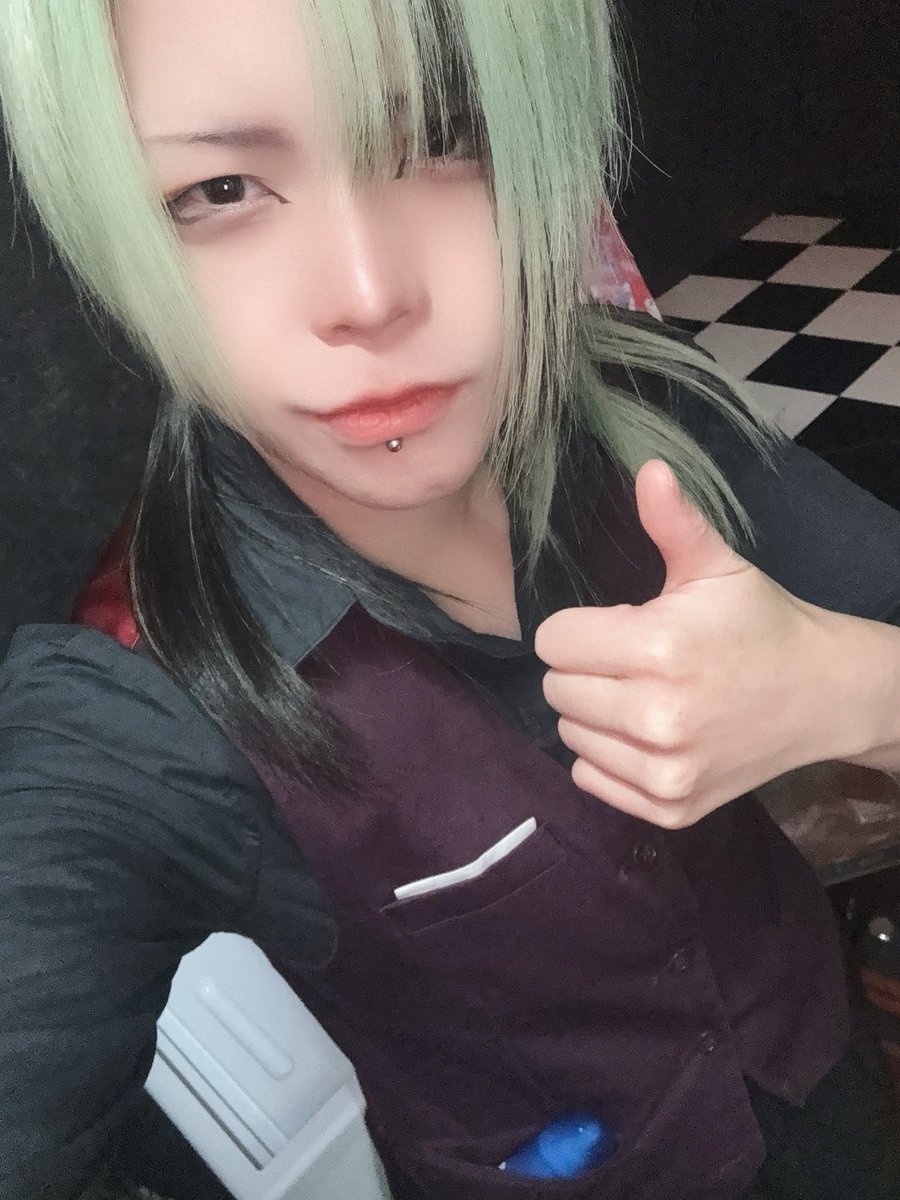 ログインっ

本日PERSONA前半います👐
次の出勤は未定っ
待ってるぜよ！！！

#大阪 #男装 #男装コンカフェ #中性 
#コンカフェ #ミナミ #宗右衛門町