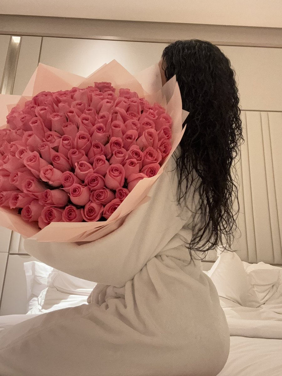 gsgetlonelytoo's tweet image. 🇦🇪🩷🌷