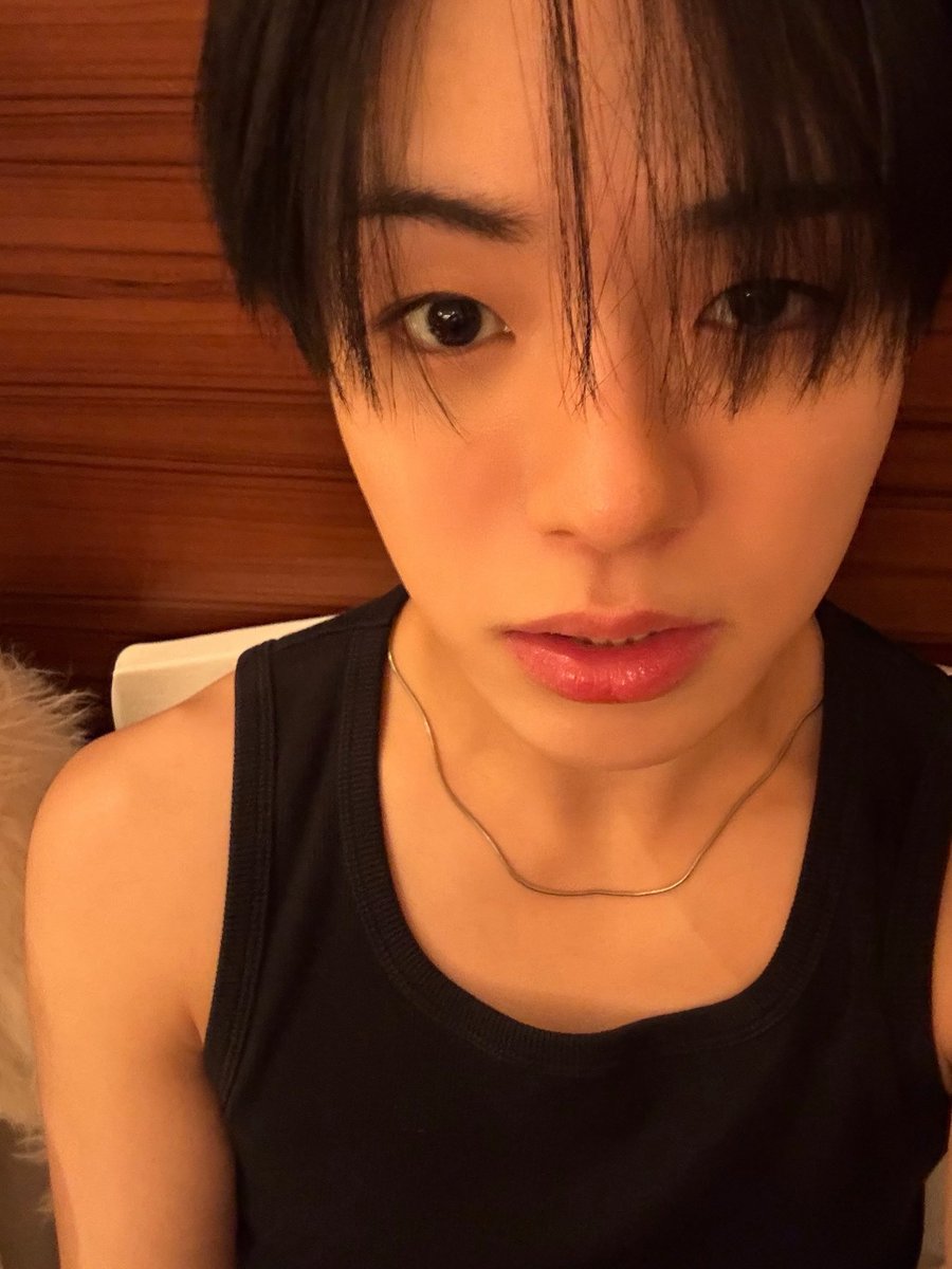 gagmasah1's tweet photo. the idol                                  what he said https://t.co/LpcufQaw28