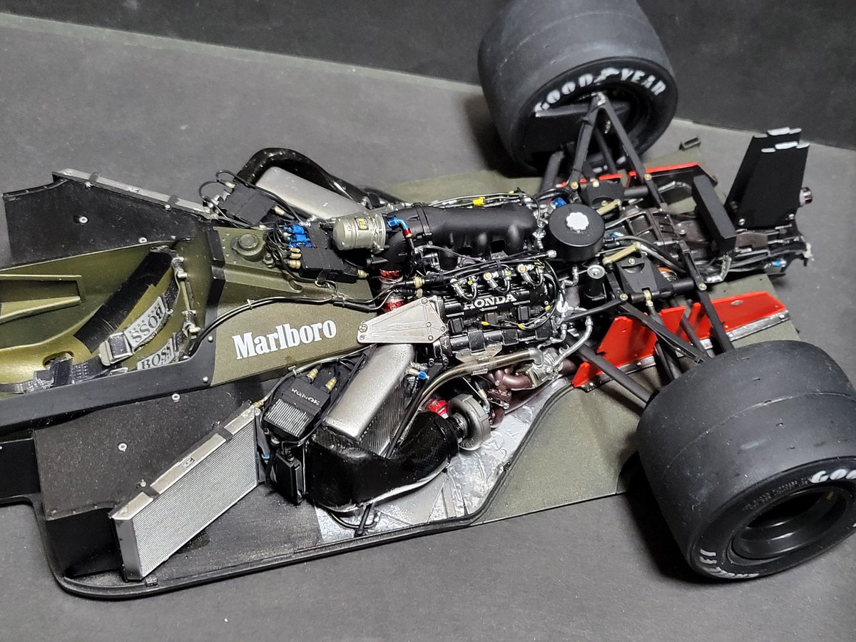 プラモデルライフ マクラーレンMP4/4 ビーマックス タイヤホイール作成