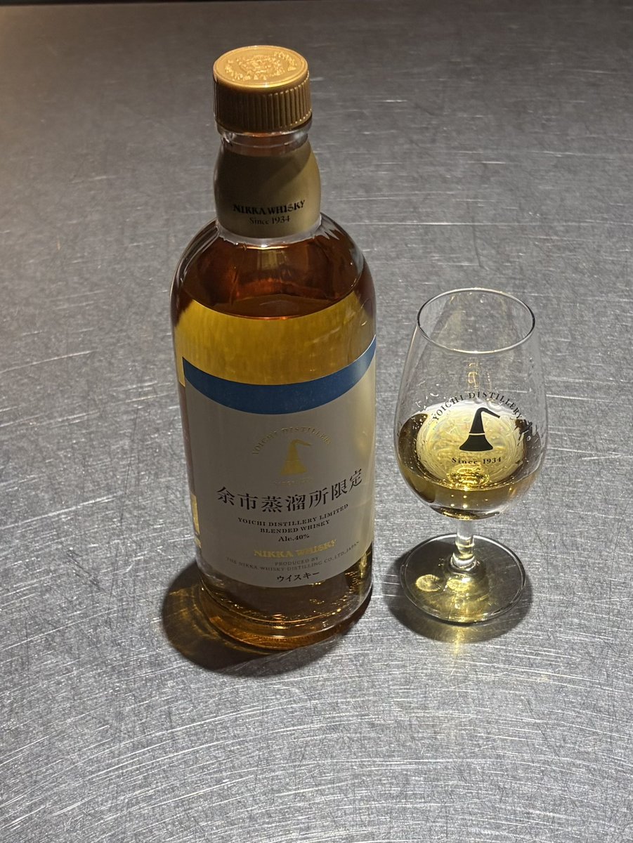 倉庫の片付けしてたら蒸溜所限定でてきた🥃
心地よいスモーキー感が美味しい
