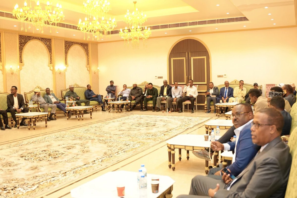 Waxaan ka qayb galay kulan wadatashi iyo is-xogwaraysi ah oo uu Madaxweynaha Dowladda Puntland, H.E Said Abdullahi Deni, uu la yeeshay Xildhibaannada Golaha Wakiillada Dowladda Puntland.