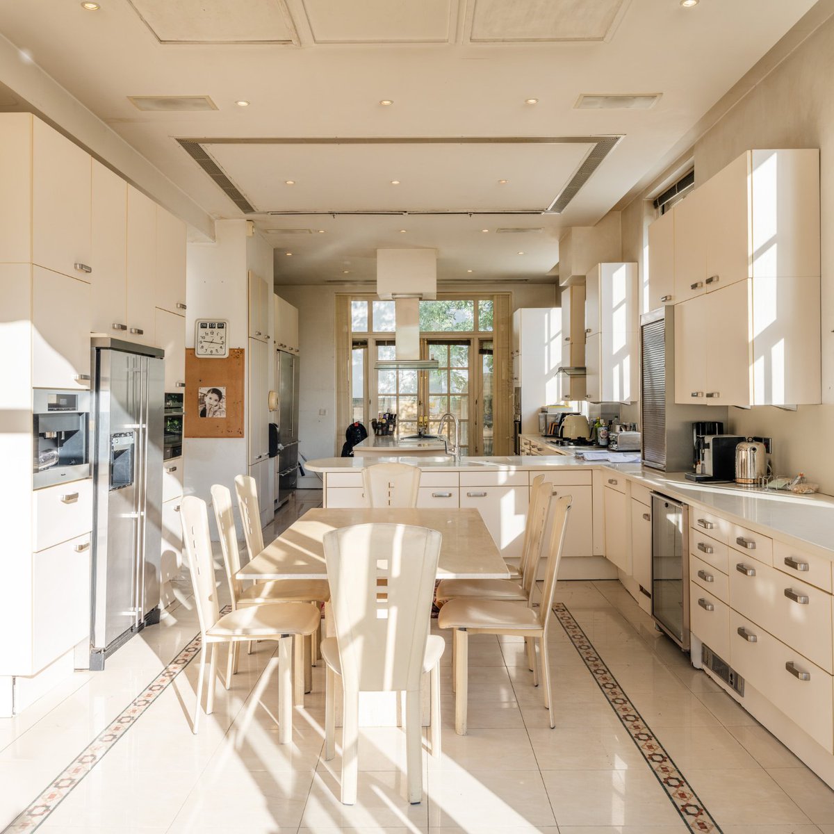 aston_chase's tweet photo. JUST SOLD on Hamilton Terrace, St John’s Wood, NW8!

This unique and substantial detached Victorian Villa (1,010.29 sq m/10,875 sq ft) located on one of St John’s Wood’s most prestigious tree-lined avenues has just been sold for close to the asking price.

#Sold #NW8 https://t.co/cYbMADbYuP