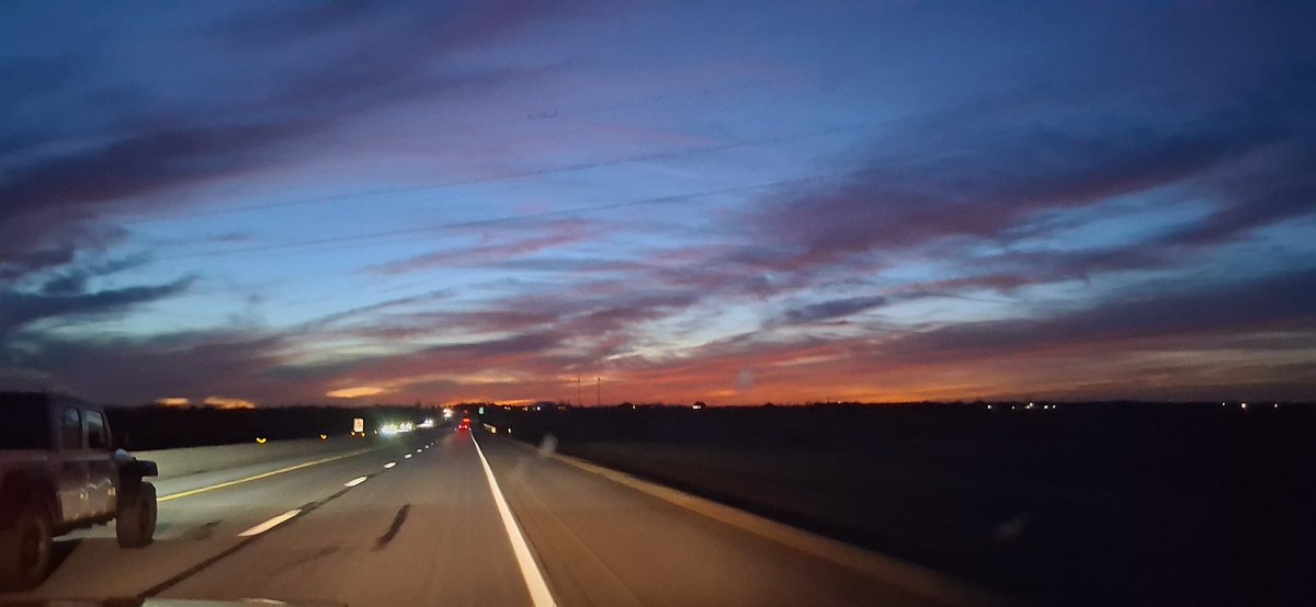 NeonKatVT's tweet photo. Tell me this everyone, is this beautiful shot at night even better than a generative AI image? What do you think?
CC: @ineffaAI @FoxTailClips
#: #NotIneffaAI #notineffaAI #BeautifulShots #Images #NonAIImages https://t.co/ipkkhSRtSD
