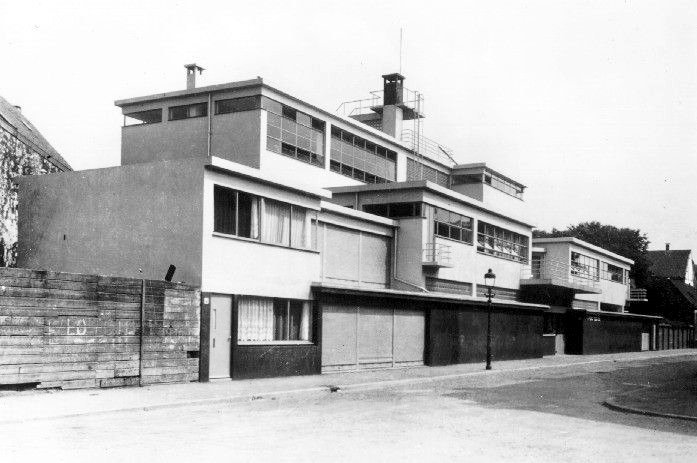 Mariano_FdB's tweet photo. Zwaardstraat 14/16
La Haya (1931)
Jan Diker.

#JuevesDeArquitectura
#Arquitectura #Architecture https://t.co/0cbkHohzx4