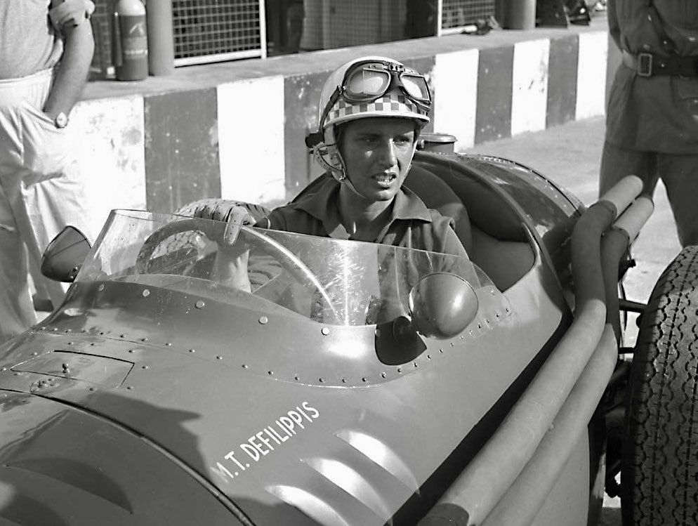 Maria Teresa de Filippis died #OnThisDay 10 years ago, aged 89. The first of only 2 women to start #F1 GPs, she raced in 3 of them, all in ’58 (Spa, Boavista &amp; Monza). Pic (by John Ross): Maserati 250F, Monza, ’58. Her engine died on lap 58, &amp; she never raced in an F1 GP again.