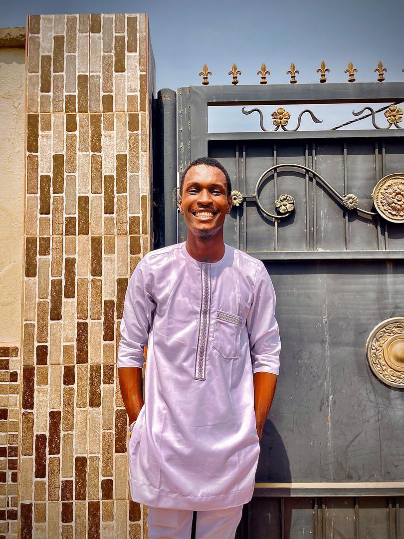 IbukunIiii's tweet image. MISSING PERSON ALERT ❗❗❗

His name is Adesida Damilola Praise, a recent graduate from Biochemistry department. 

He boarded a bus from Ojota park to Ado on Monday, but was last heard from on Tuesday where he mentioned he needed rest.