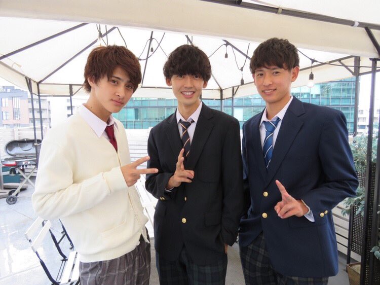 hoshika_'s tweet photo. 社員。北村総一朗さんは建設会社会長。沢口靖子は高橋克典さんのかつて出向した子会社の同僚。島木譲二さんは社長。伊藤俊人さんは社員。三井ゆりは母。森口瑤子さんは小料理屋女将。高橋克典さんの不倫相手。笹野高史はホテルオーナー。吹越満さんは殺し屋。主題歌はTHE ALFEE『希望の鐘が鳴る朝に』 https://t.co/0pFnro1jYC