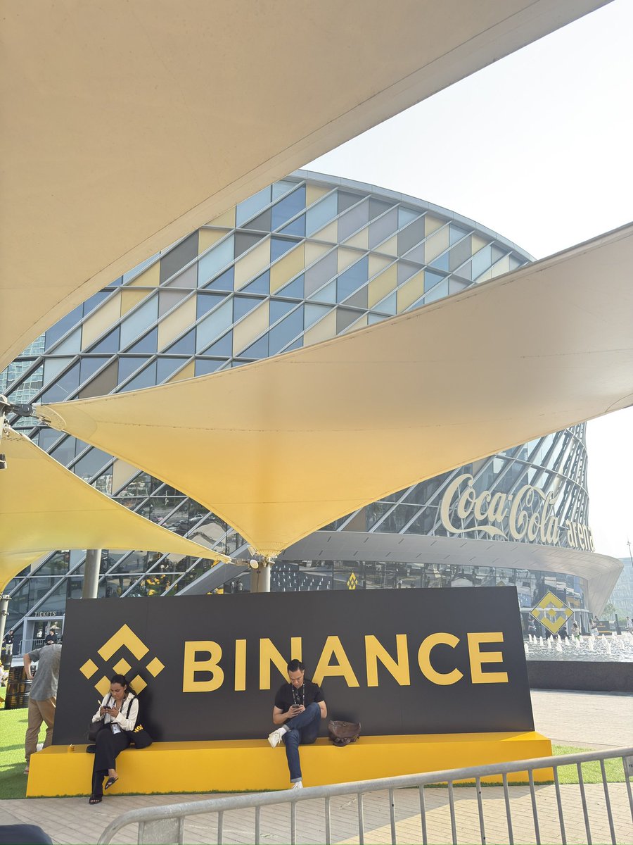 Flight024 tweet media