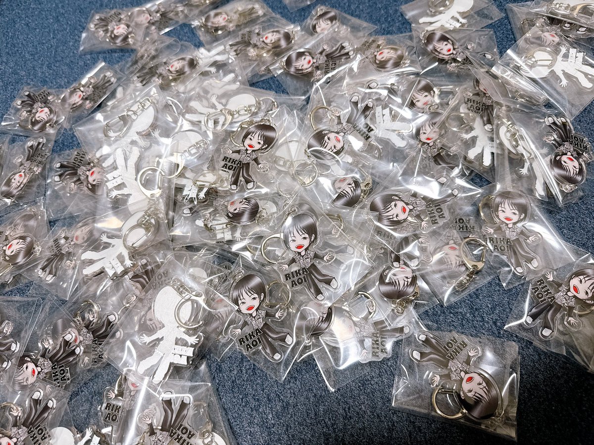 r_dcohoaln's tweet photo. ついに明日ですよ👀✨

お祝いしに来てね🥺
アクキーも持っていきますよー🙆‍♀️

体力が残ってる限りお店でみんなで遊びましょ✌️🤣 https://t.co/LU156UkN9u