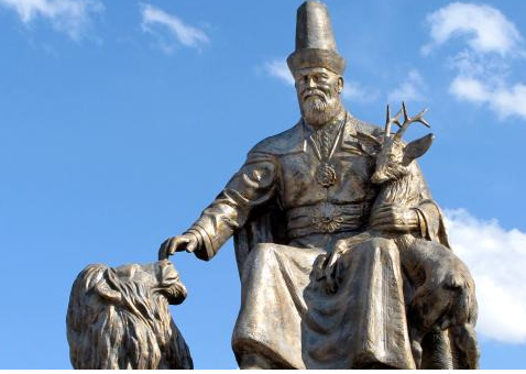 Önce Hünkâr'ın odası ardından Cem Evi, Aşevi diğer bölümler yeraltına çekilmeye başladı. Dergâh'ın yerinde şimdi yalnızca genişçe bir meydan ve Kızılca Halvet'in duvarları vardı. Hacım Sultan secdeden başını kaldırdı. Başını koyduğu yerde yeraltına inen büyük merdivenler vardı.