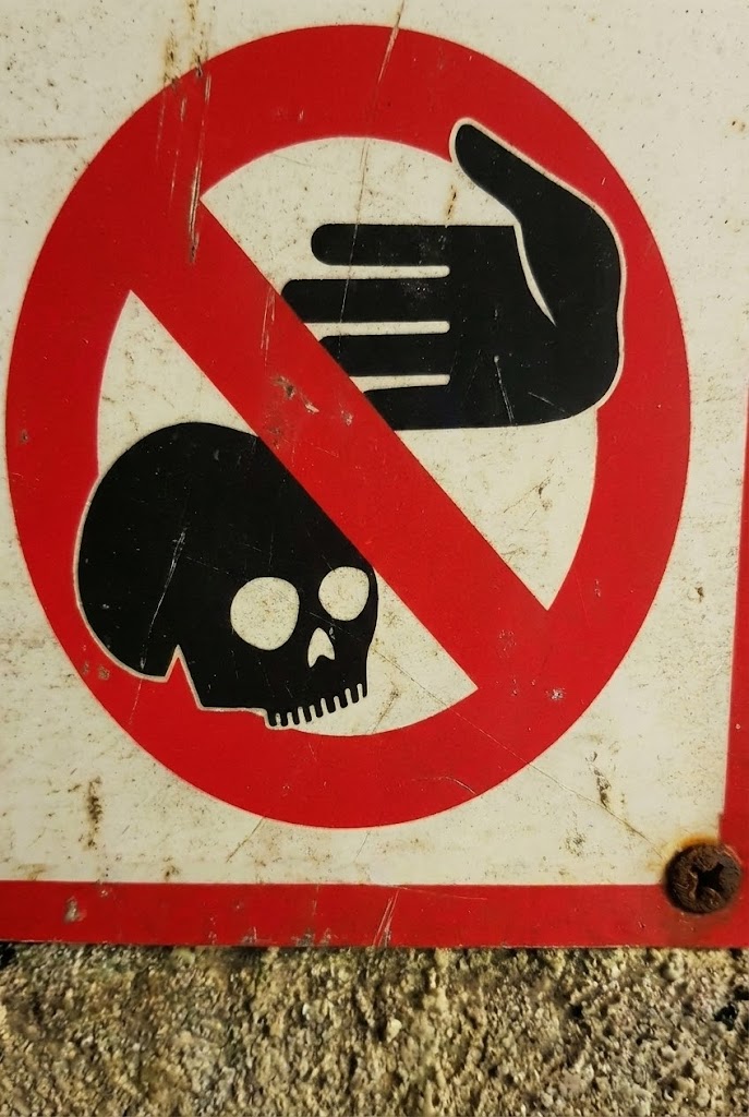 This is a real sign in the Paris Catacombs