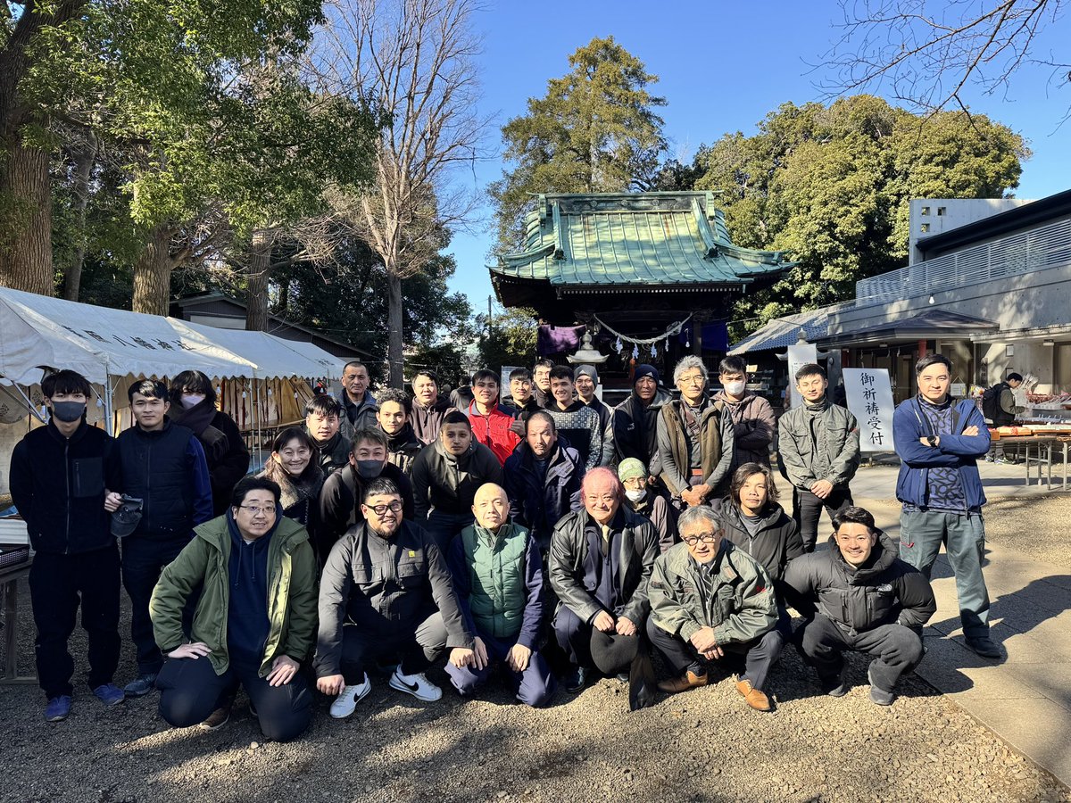 guyscom_media's tweet photo. 明けましておめでとうございます。🌅
今年も安全祈願を行いました⛩🐴
社員ならびに弊社に携わっていいただく職方様の安全と健康を祈祷いたしました。

安全第一で、誠心誠意努めてまいります。
本年もガイズカンパニー株式会社をどうぞ宜しくお願い致します。

#神奈川 #横浜 #建設業 #職人募集 https://t.co/wM2P0bUzHu