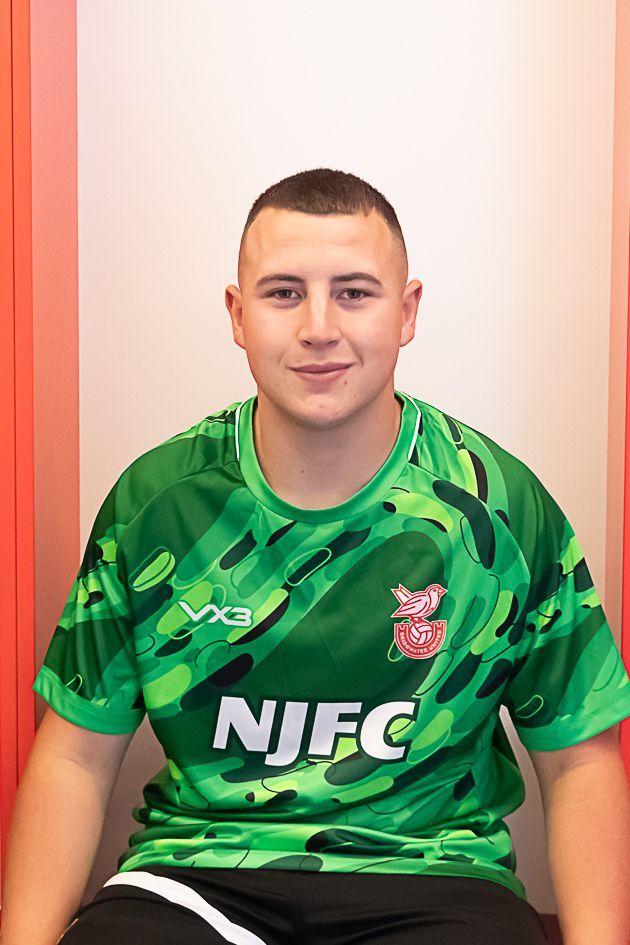 BridgwaterUtd's tweet photo. 🔴 Happy Birthday ⚪️

A very happy birthday to our GK Louis Smith! 🧤 

Have a good day, Louis!

#WeAreUnited https://t.co/JzByVTDAP2