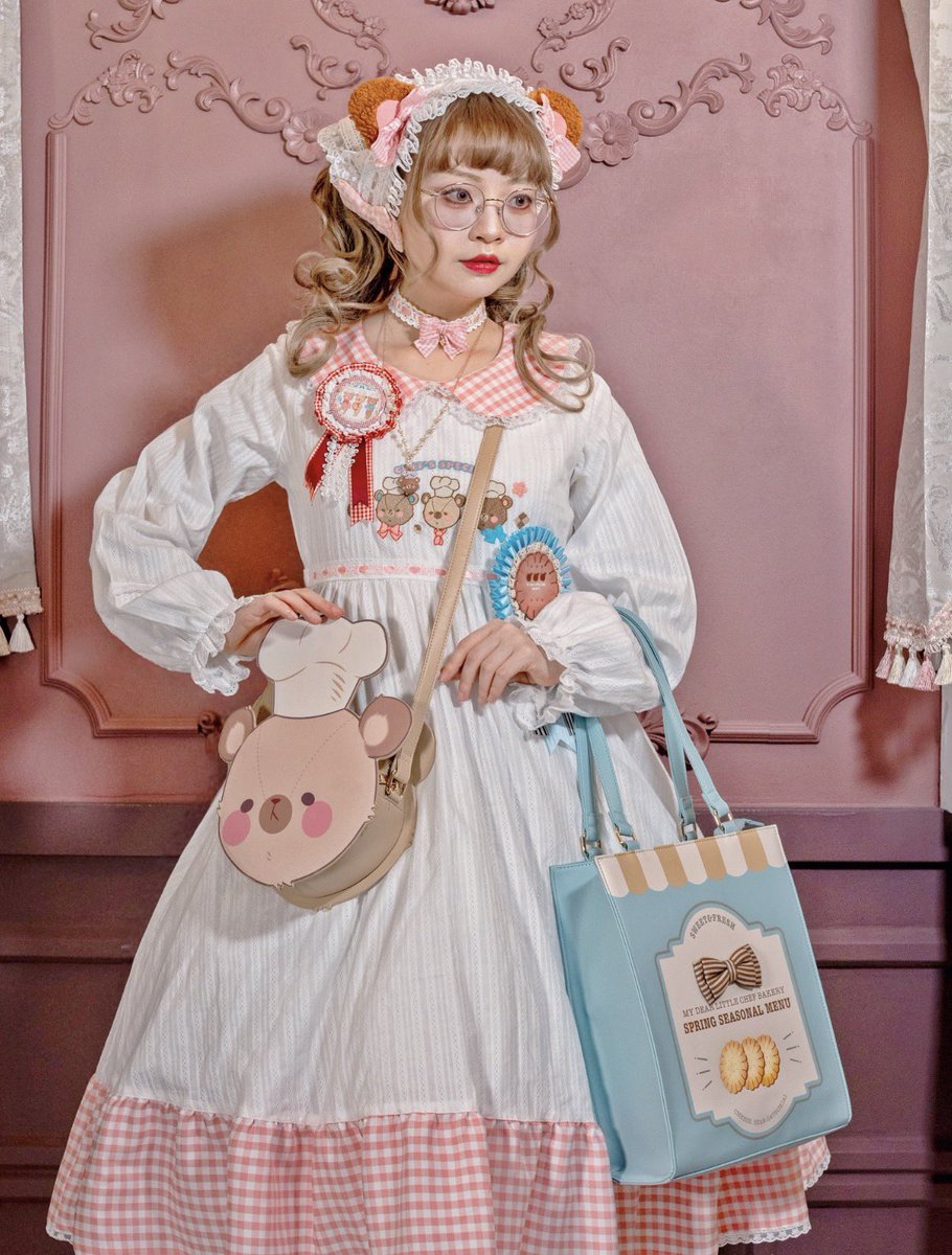 satsukiai3's tweet image. ✨🧸 バッグ 🧸✨【全4種類】

アベイル(chip clip）x ロリィタイラストレーター「五月アイ 」プロデュース・デザイン·描き下ろし絵柄シリーズ
 「my dear little chef」

 ✨待望の第2弾「Spring seasonal menu」ができあがりました〜！✨
今回は、ベテランシェフちゃんにくわえて…