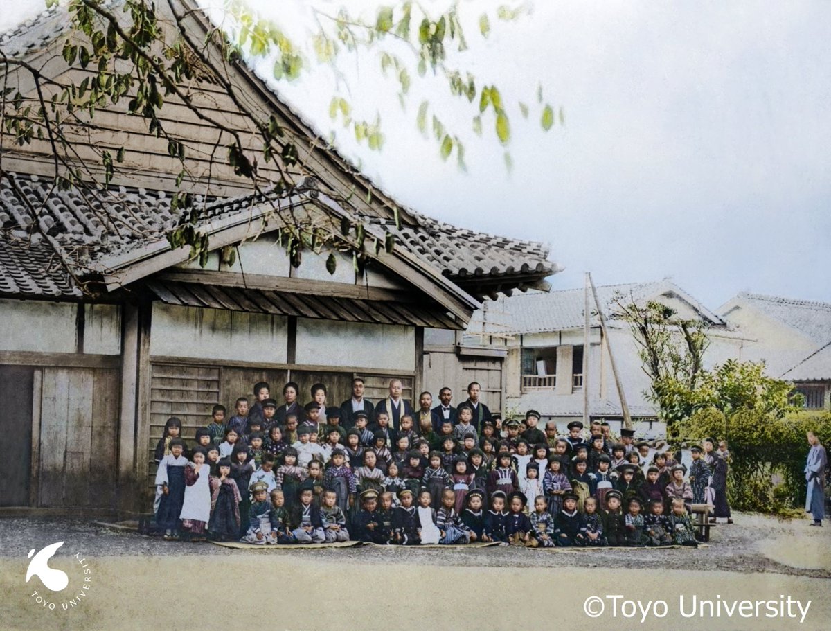 1906（明治39）年11月に、東本願寺釜山別院で撮影された井上円了と幼児