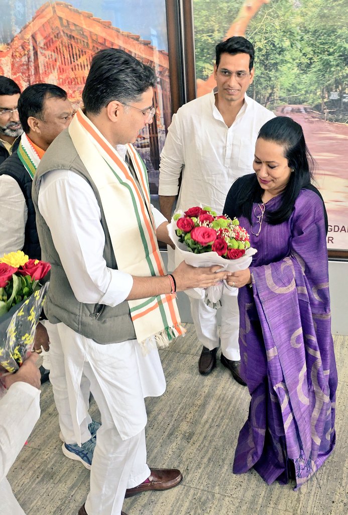 szarita's tweet image. Sachin Pilot, General Secretary in-charge for Chhattisgarh, was warmly received and welcomed in Raipur today, where he will be  addressing series of meetings on the #MNREGA Sangram.

MGNREGA Bachao Sangram, is a nationwide campaign launched by the @INCIndia beginning protests