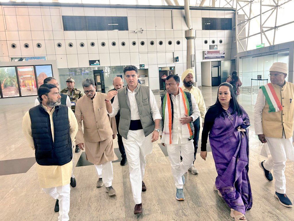 szarita's tweet image. Sachin Pilot, General Secretary in-charge for Chhattisgarh, was warmly received and welcomed in Raipur today, where he will be  addressing series of meetings on the #MNREGA Sangram.

MGNREGA Bachao Sangram, is a nationwide campaign launched by the @INCIndia beginning protests